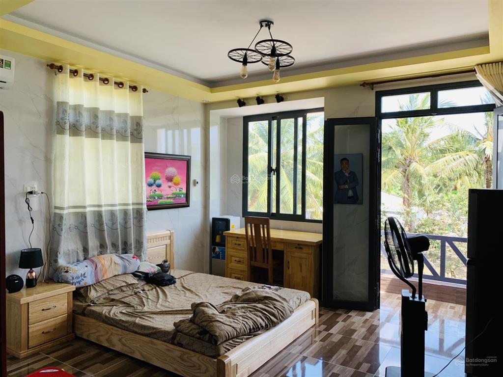 Chính chủ bán nhà phố mặt tiền trung tâm xã tiểu cần giá 2,7 tỷ/shr dt 225m2 sàn bao sang tên cc