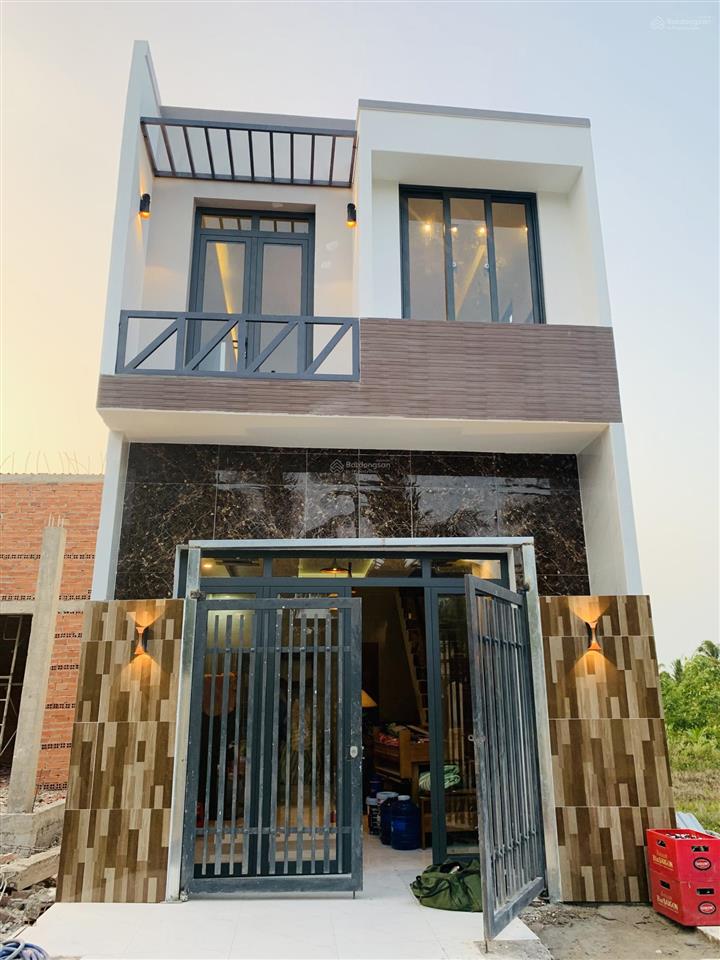 Chính chủ bán nhà phố mặt tiền trung tâm xã tiểu cần giá 2,7 tỷ/shr dt 225m2 sàn bao sang tên cc