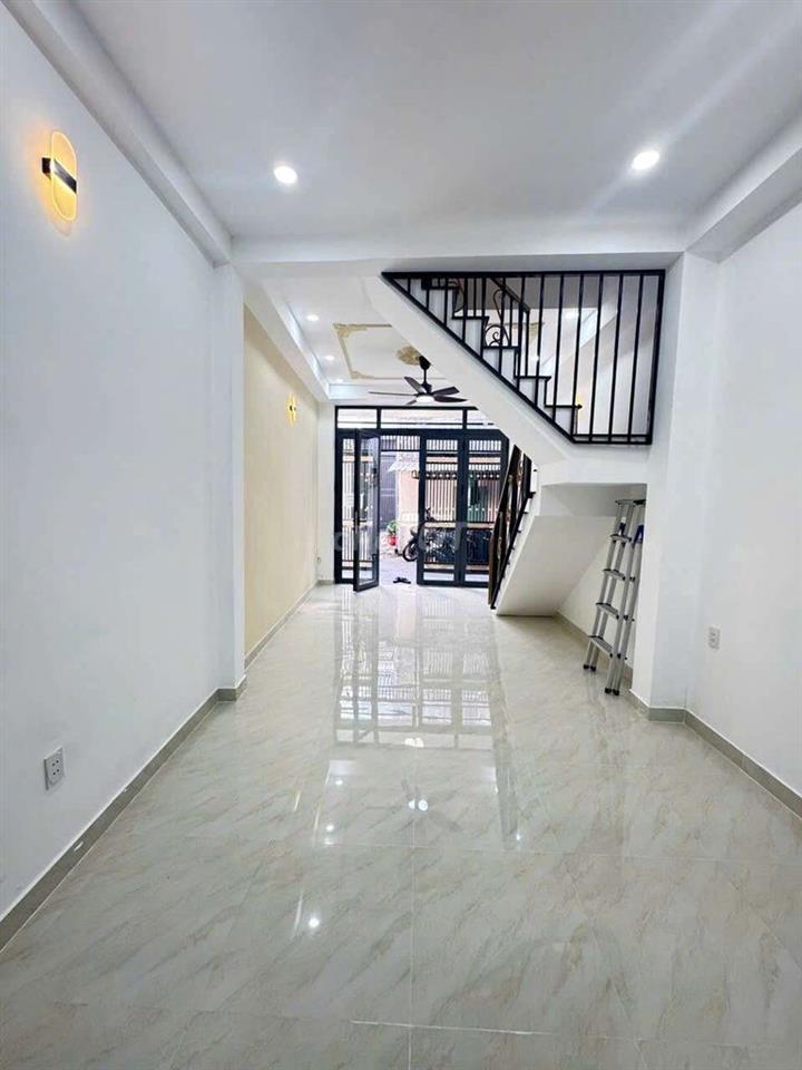 Bình Đông P11 Q8 
NHÀ MỚI ĐẸP Ở LIỀN - VỊ TRÍ TRUNG TÂM
