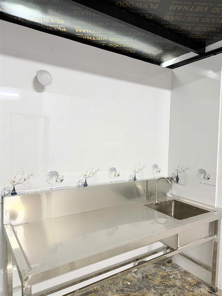 Cho thuê nhà 25m² 9a ngõ 666 bạch đằng, hồng hà, hà nội.