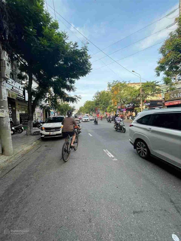 Bán lô đất tặng kèm căn nhà 3 tầng trên trục biển mỹ khê đường nguyễn văn thoại