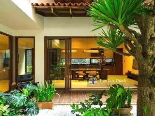 Resort trong phố biển nhà 5 tầng gần biển phạm văn đồng