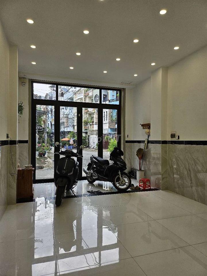 Chính chủ bán nhà đẹp đường 53,gò vấp