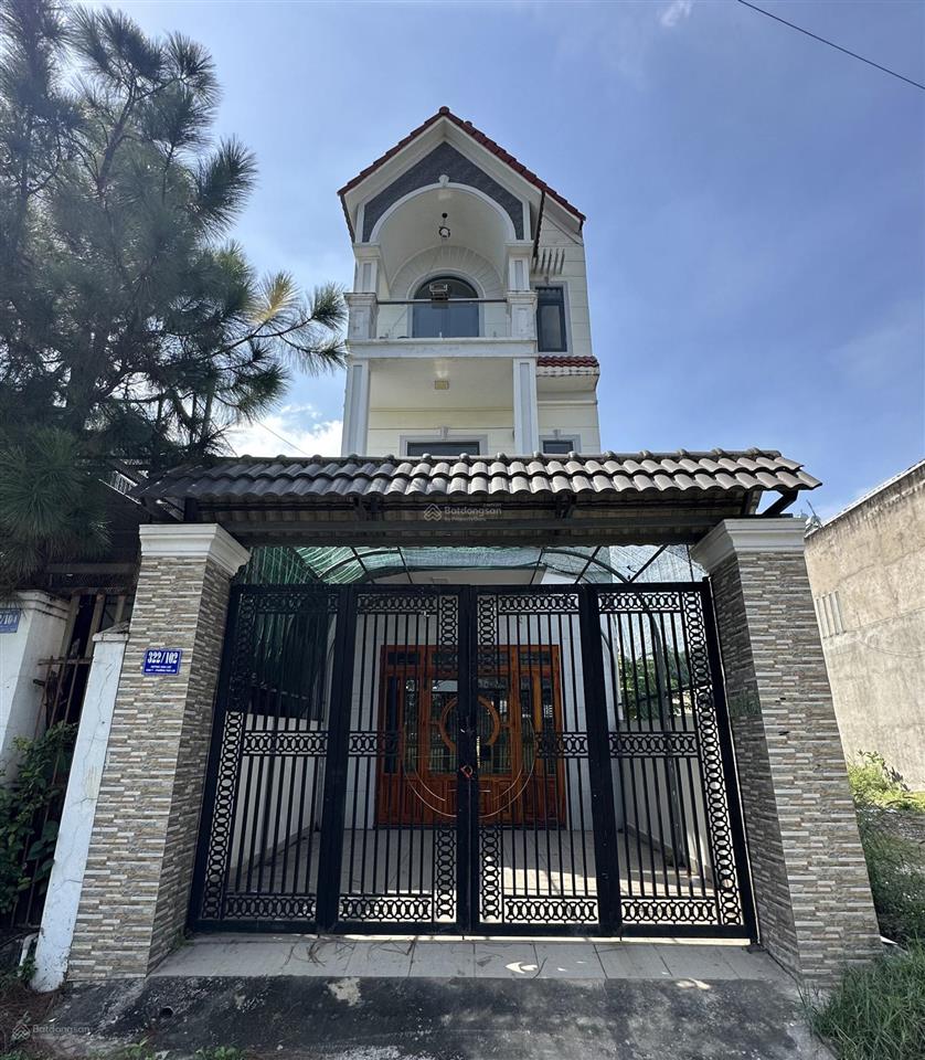 Bán nhà 1 trệt 2 lầu, sau trung tâm văn hoá phường phú lợi  đường nhựa 6m thông