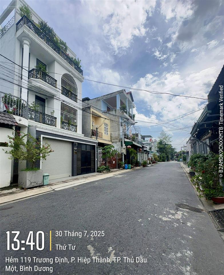 Bán dãy trọ hiệp thành  đường nhựa 10m  cách đường trương định 50 mét  gần đại học bình dương