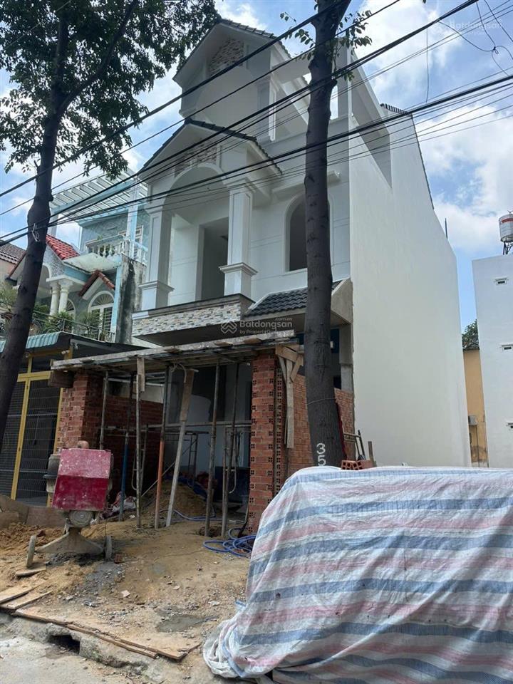 Bán nhà mới 100% trong kdc k8 hiệp thành  nhà 1 trệt 2 lầu mái ngói
