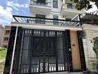 Bán nhà mới 100%, 1 trệt 2 lầu trong kdc phúc đạt  phú lợi  diện tích 5 x 20
