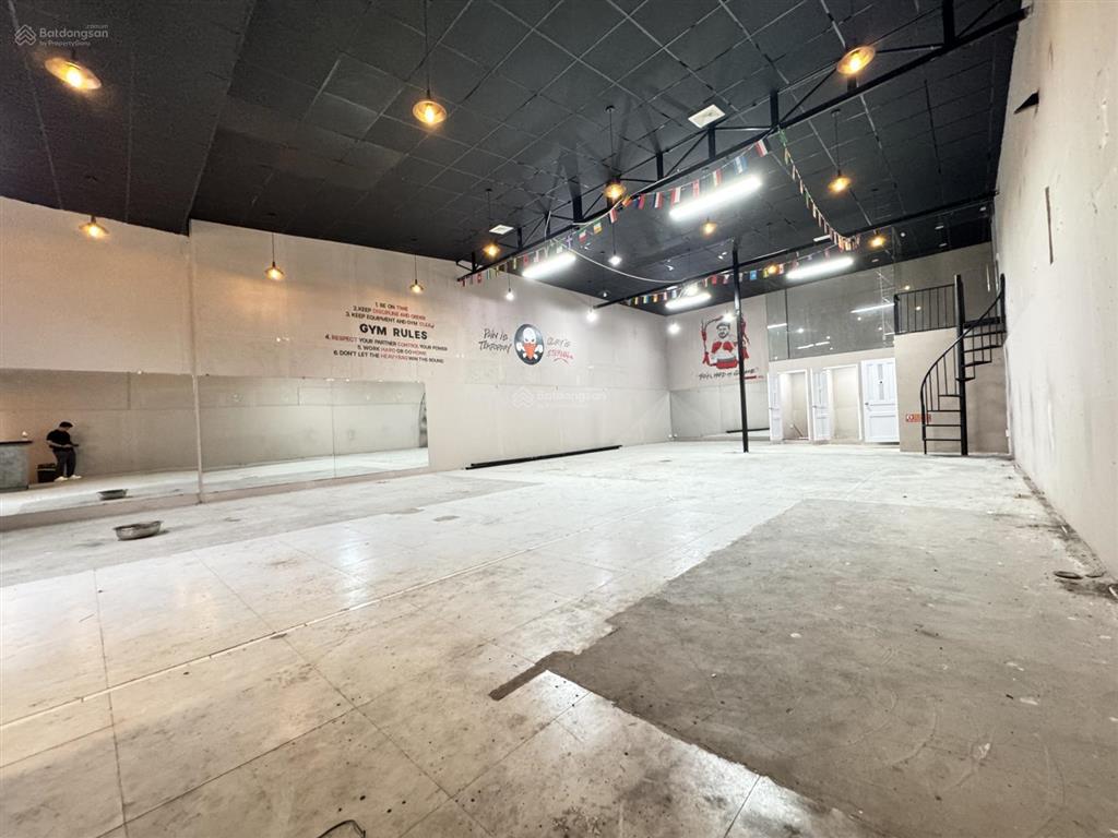 Mbkd 200m2 sàn suốt, trần cao 6m ngay song hành, an phú  an khánh, q2