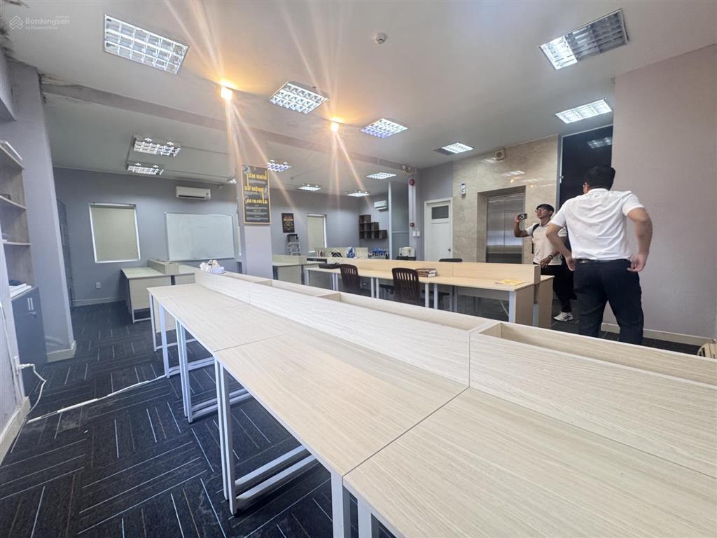 Villa kinh doanh có hầm + thang máy, góc 3 mặt tiền cao đức lân và lương định của, q2.