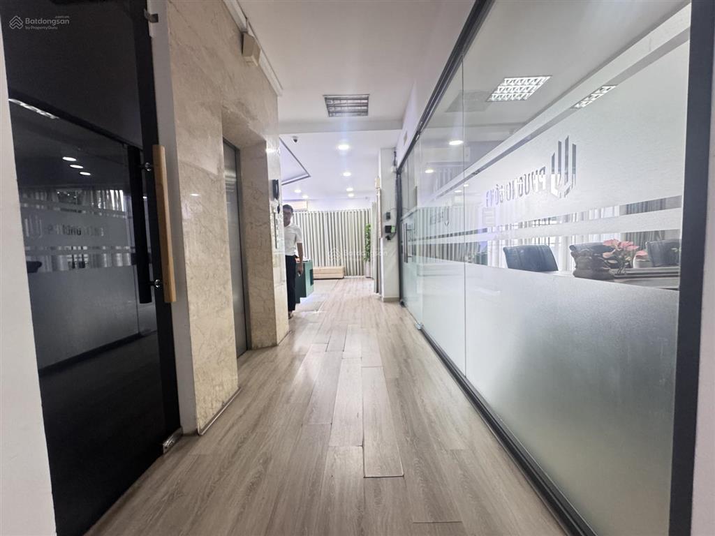 Villa kinh doanh có hầm + thang máy, góc 3 mặt tiền cao đức lân và lương định của, q2.