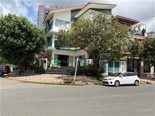 Villa kinh doanh có hầm + thang máy, góc 3 mặt tiền cao đức lân và lương định của, q2.