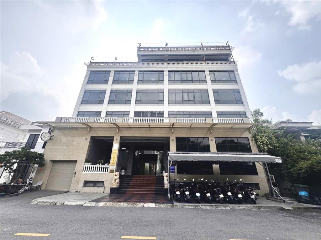 Building ngang 23m  6 tầng  2400m2, vị trí vàng view sông sg, trực diện lm81. trần não  q2