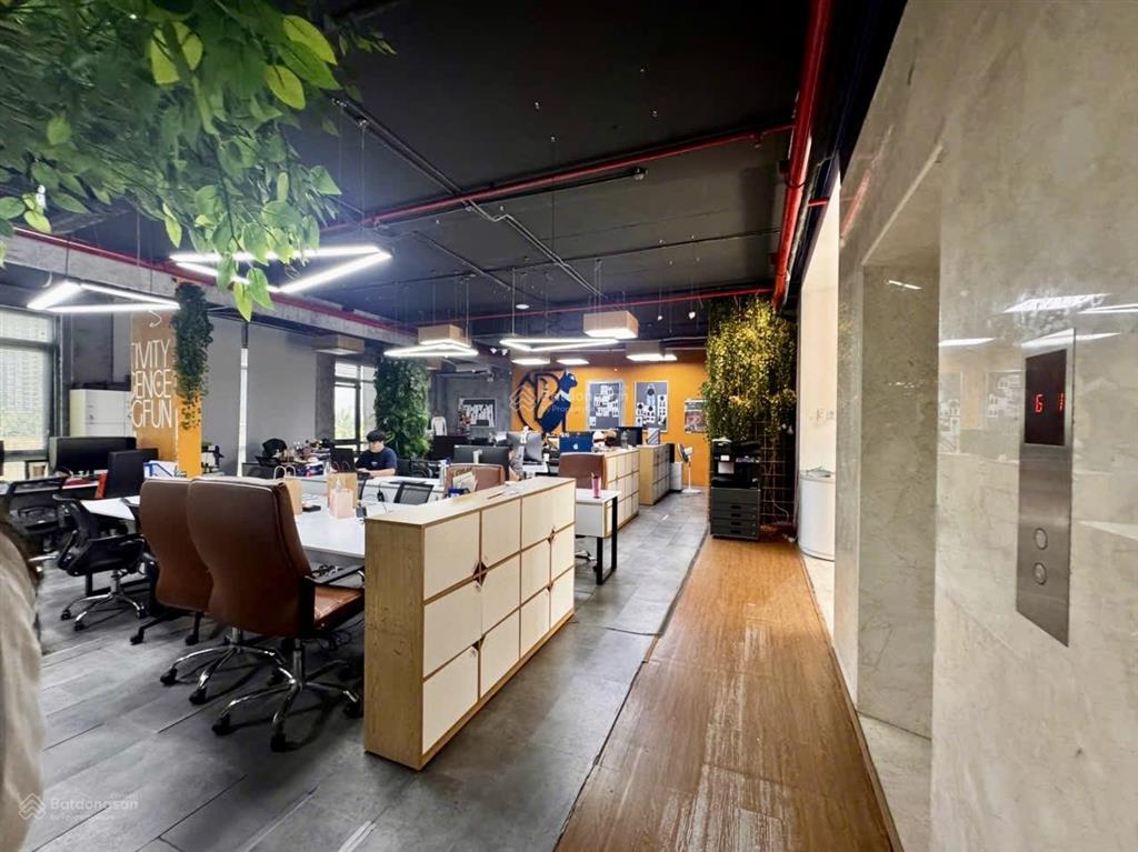 Building ngang 23m  6 tầng  2400m2, vị trí vàng view sông sg, trực diện lm81. trần não  q2