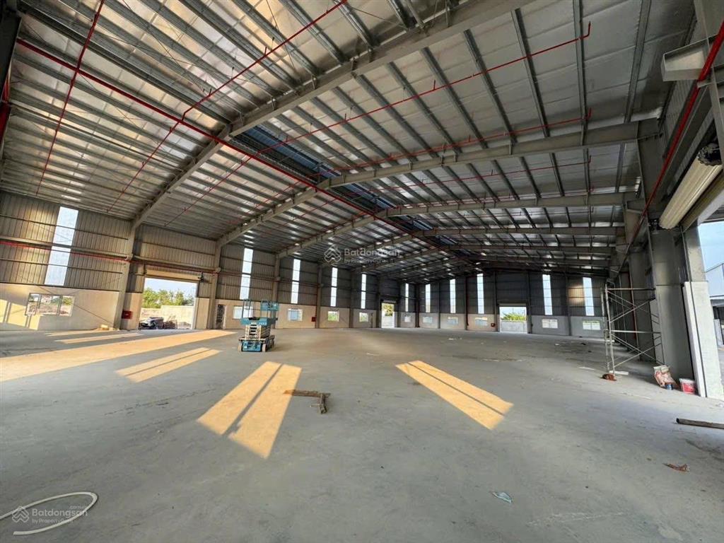 Cho thuê kho xưởng tại kcn quang minh, mê linh 9.500m (cắt nhỏ từ 2500m2), có dock công