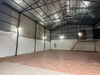 Cho thuê kho tại giải phóng & xung quanh linh đàm, 1000m2 (chia theo yêu cầu)