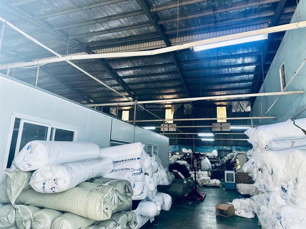 Cho thuê kho tại gia lâm 1700m2 (có cắt nhỏ từ 200m trở lên)