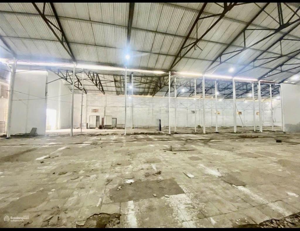 Cho thuê kho 1120m lạc long quân, tây hồ