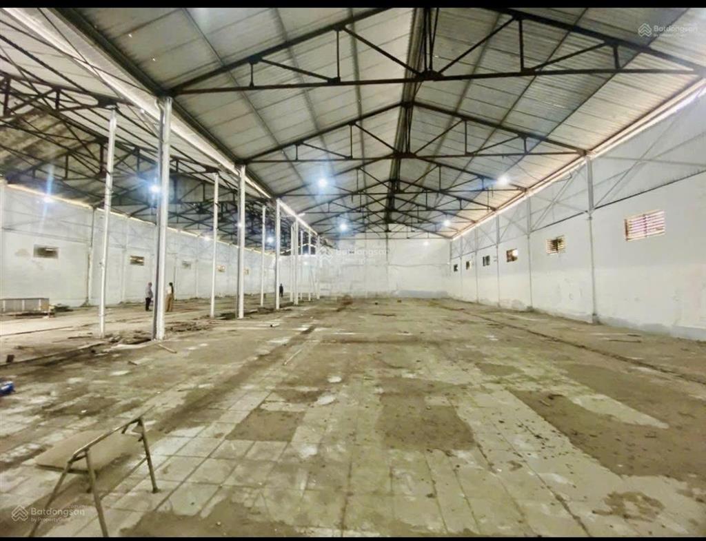 Cho thuê kho 1120m lạc long quân, tây hồ