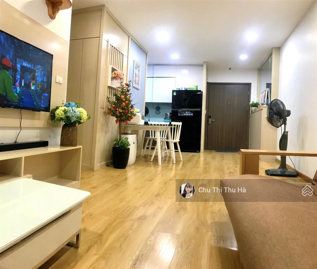 Bán 2n1vs  nhà đẹp như hình có ban công 3,3 tỷ