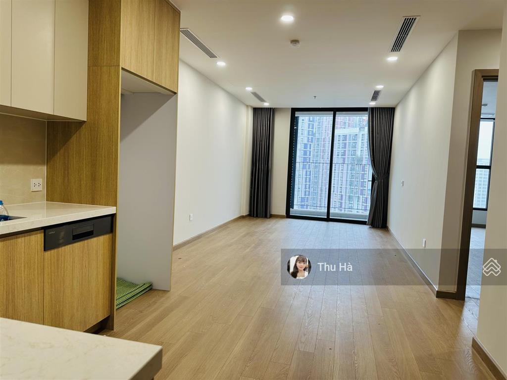 Bán 2pn 72m2 the charm 5.5 tỷ. hướng mát