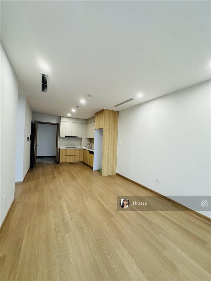 Bán 2pn 72m2 the charm 5.5 tỷ. hướng mát