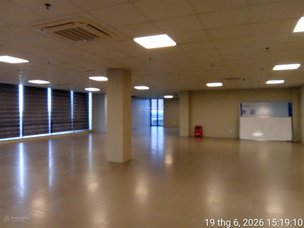Cho thuê văn phòng, đào tạo, du học, cty... 1000m² phố võ văn kiệt huyện mê linh