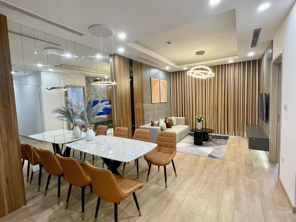 Hàng hiếm căn 2pn dt 75m2 hướng đông nam view nội khu. tầng trung full nội thất, sổ đỏ sang tên.