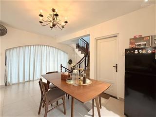 Trần quang khải, quận 1  toà nhà 7 tầng  2 mặt hẻm ô tô 7 chỗ  kinh doanh  10 bước ra mặt tiền