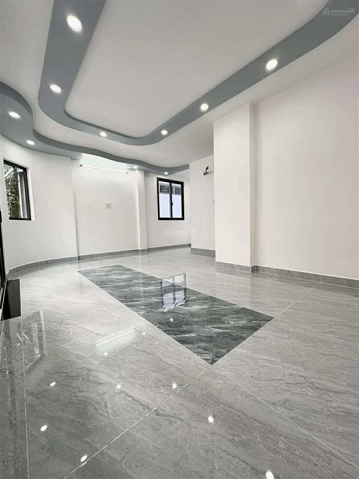 Khu vip lê văn sỹ q3  nhà mới xây 100%  52m2  5 tầng  ngang 6m rất đẹp