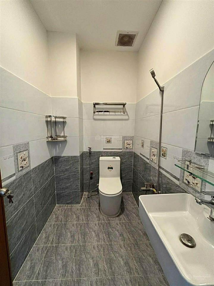 Nhà 5 tầng 52m2 (4x13) 6pn 7wc hẻm 6m nhà mới ở ngay gần trục chiến lược hương lộ 2