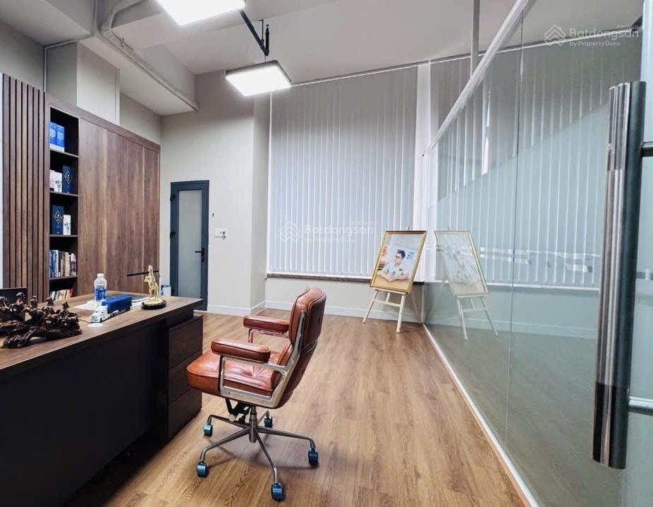 Shophouse the pegasuite tạ quang bửu p5 q8  dt 286m2 3 tầng