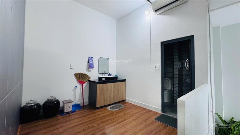 Shophouse the pegasuite tạ quang bửu p5 q8  dt 286m2 3 tầng