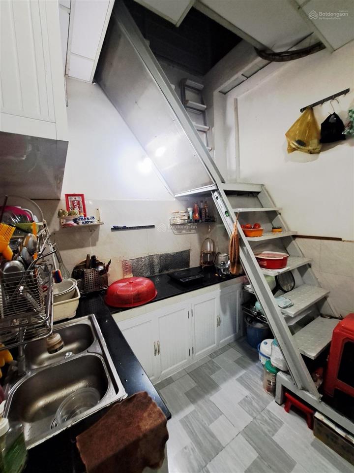Chung cư ngô quyền p6 q5  dt 50m², ngay tầng trệt  vài bước ra mặt tiền ngô quyền  trần hưng đạo