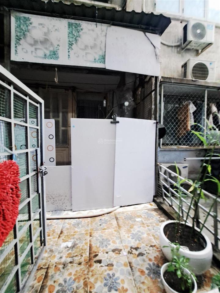 Chung cư ngô quyền p6 q5  dt 50m², ngay tầng trệt  vài bước ra mặt tiền ngô quyền  trần hưng đạo