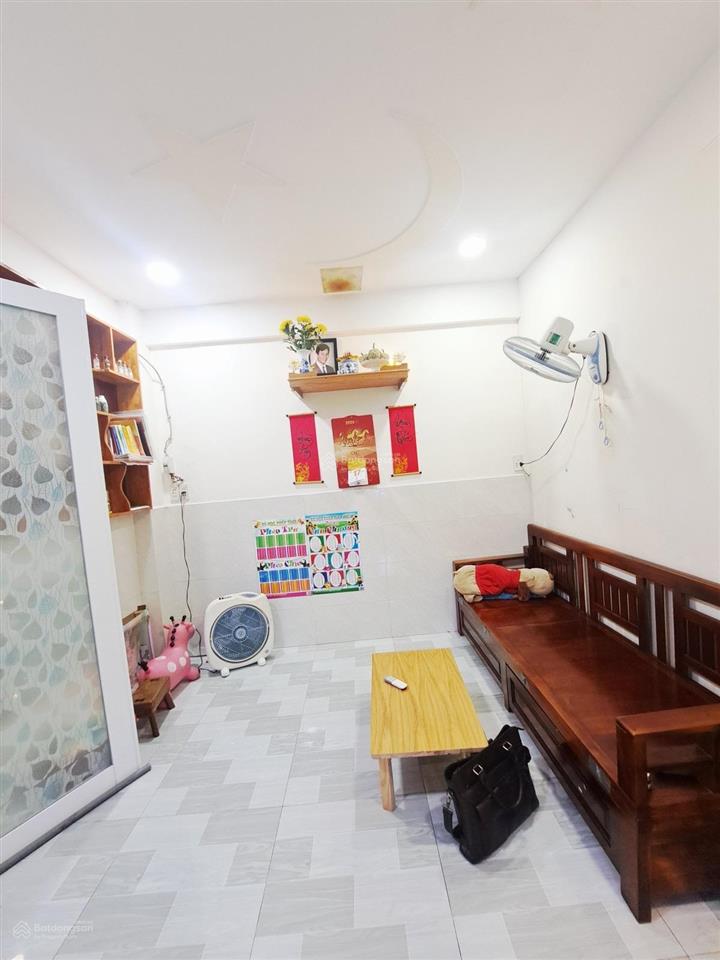 Chung cư ngô quyền p6 q5  dt 50m², ngay tầng trệt  vài bước ra mặt tiền ngô quyền  trần hưng đạo