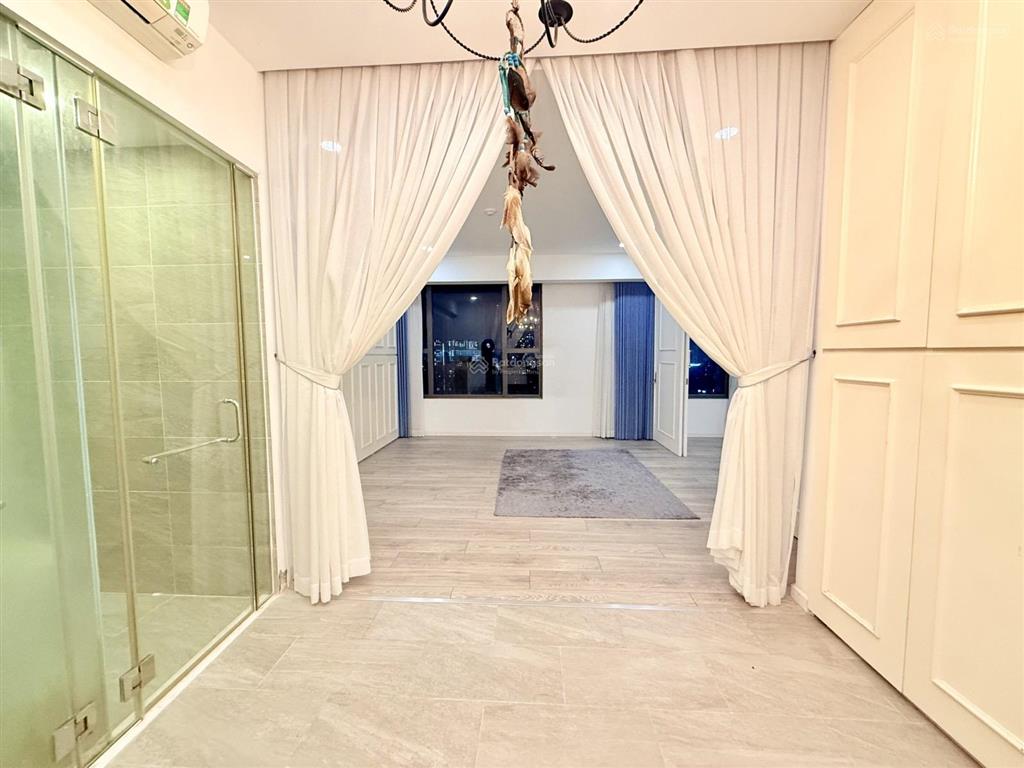 Căn hộ 3pn 96m2 river gate, vị trí đắc địa ngay mặt tiền bến vân đồn, quận 4, vài bước đến quận 1.