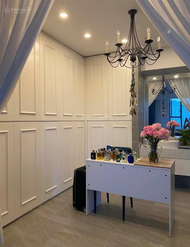 Căn hộ 3pn 96m2 river gate, vị trí đắc địa ngay mặt tiền bến vân đồn, quận 4, vài bước đến quận 1.