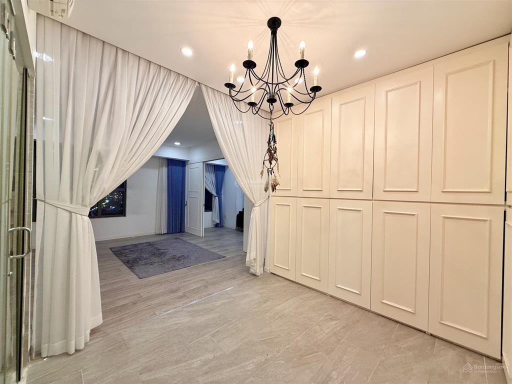 Căn hộ 3pn 96m2 river gate, vị trí đắc địa ngay mặt tiền bến vân đồn, quận 4, vài bước đến quận 1.