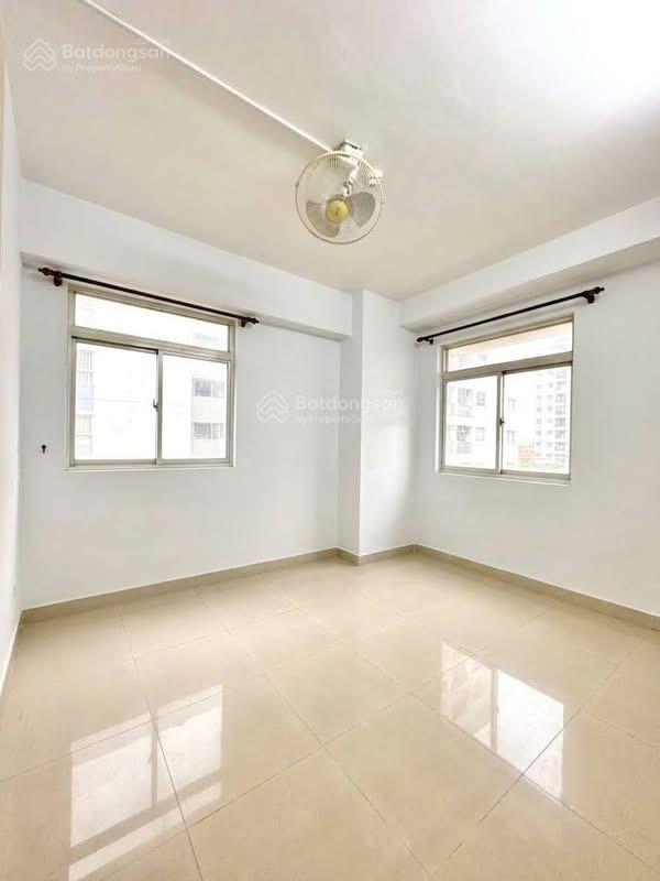 Cao ốc nguyễn kim p7 q10  lô góc cực hiếm  có sổ hồng riêng  60m2  2pn  2wc  thang máy