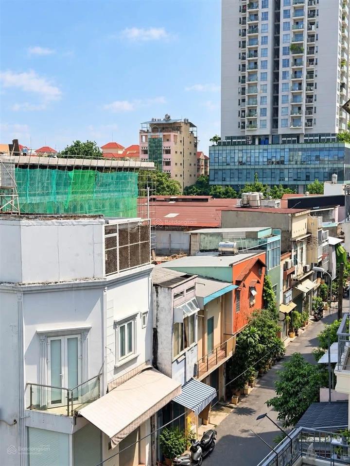 Hẻm xe tải khu vip thành thái, p14 q10  100m2 dtsd 4 tầng btct 2pn master 3wc + sân thượng
