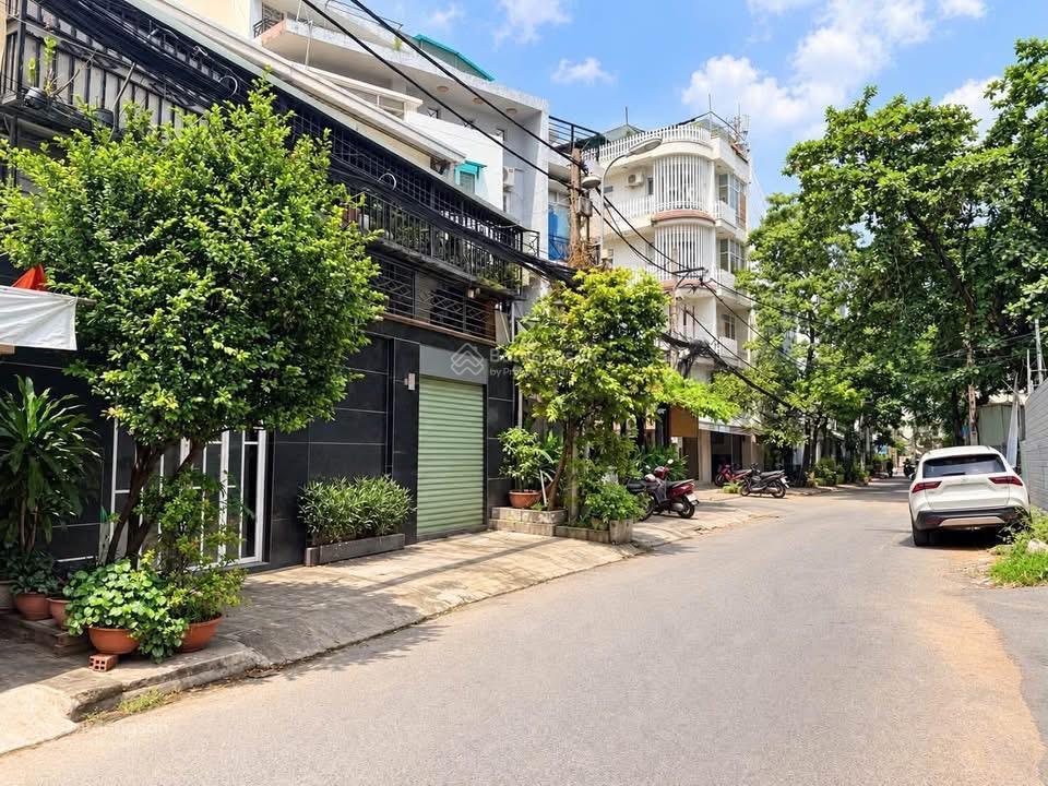 Hẻm xe tải khu vip thành thái, p14 q10  100m2 dtsd 4 tầng btct 2pn master 3wc + sân thượng