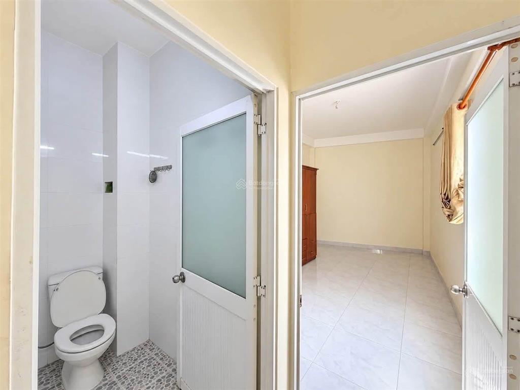Hẻm xe tải khu vip thành thái, p14 q10  100m2 dtsd 4 tầng btct 2pn master 3wc + sân thượng
