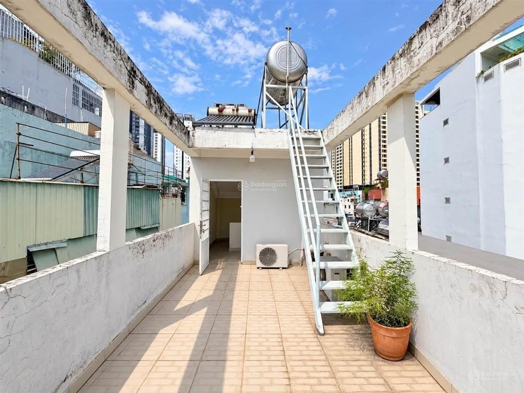 Hẻm xe tải khu vip thành thái, p14 q10  100m2 dtsd 4 tầng btct 2pn master 3wc + sân thượng
