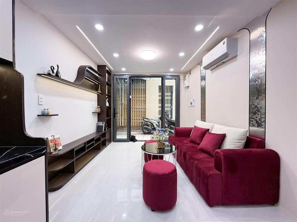 Lý thái tổ p. vườn lài, quận 10 nhà 4 tầng 3pn kết nối đường 3  2, nguyễn tri phương, sư vạn hạnh