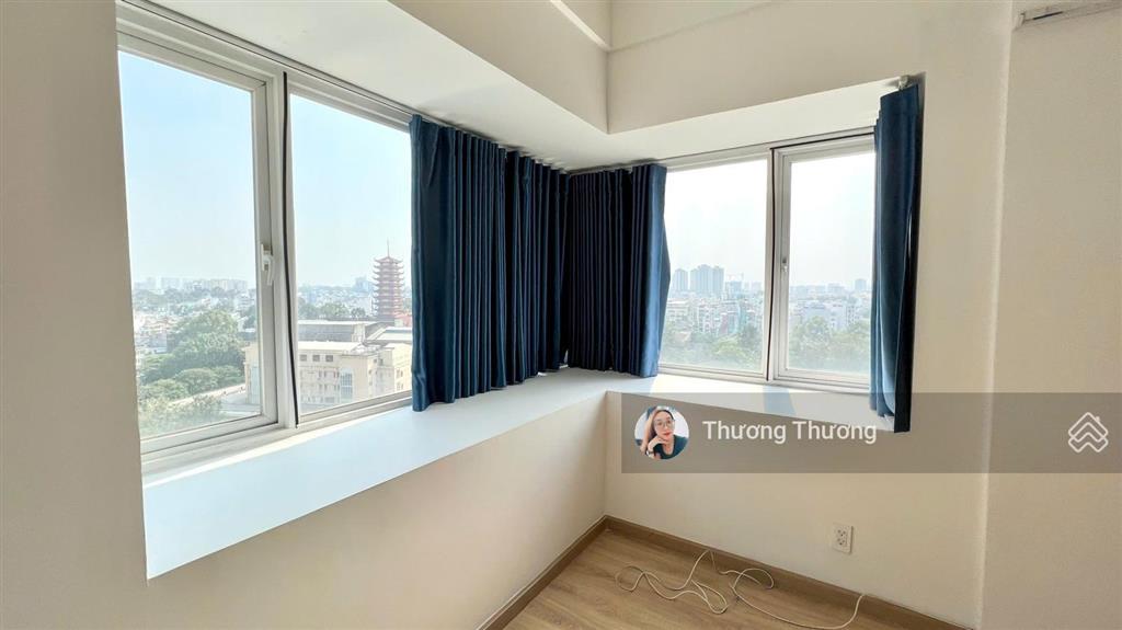 Charmington la pointe  bán căn 2pn2wc căn góc 72m2 giá 3tỷ7 bao sang tên