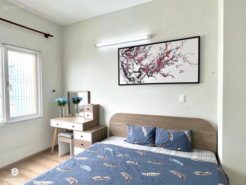 Cho thuê căn hộ 1 phòng ngủ charmington full nội thất  50m2 có ban công