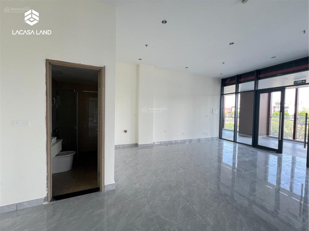 Shophouse daqua cho thuê 42m2 chỉ 14 triệu, view bến bình đông