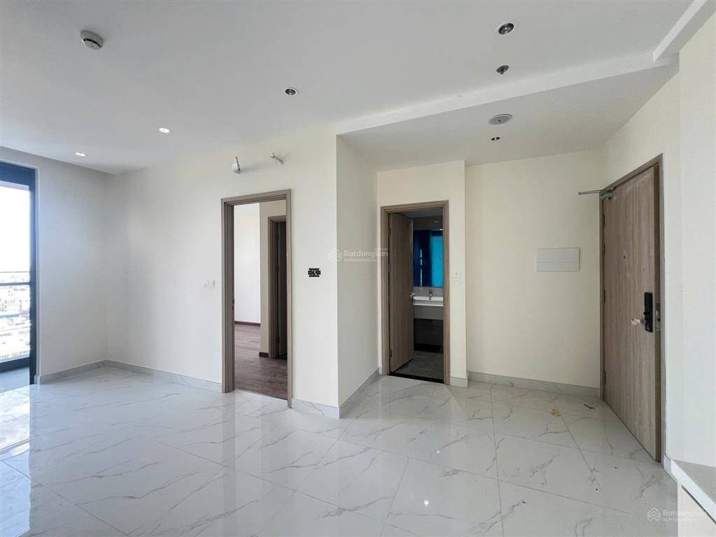 Cho thuê 3 phòng ngủ daqua nội thất cơ bản máy lạnh, rèm, máy nước nóng...nhận nhà ở ngay