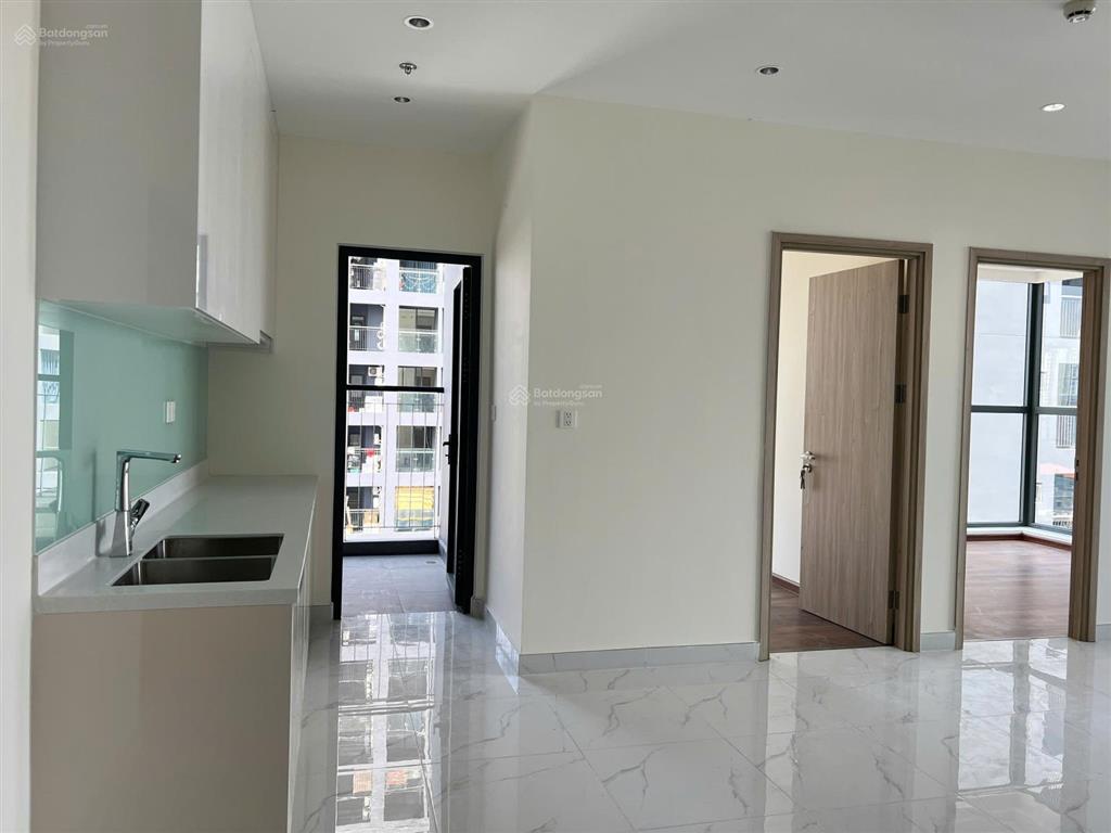 Cho thuê 3 phòng ngủ daqua nội thất cơ bản máy lạnh, rèm, máy nước nóng...nhận nhà ở ngay