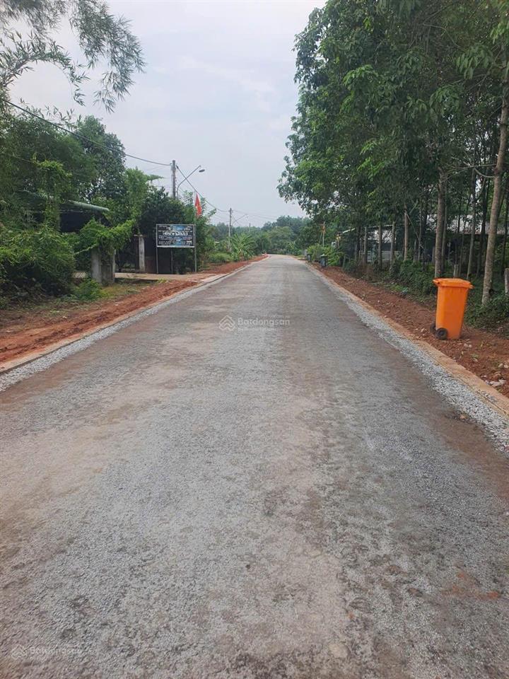 Chính chủ cần bán đất mặt tiền đường nhựa có thổ cư gần trung tâm hành chính huyện ngang 10x60m